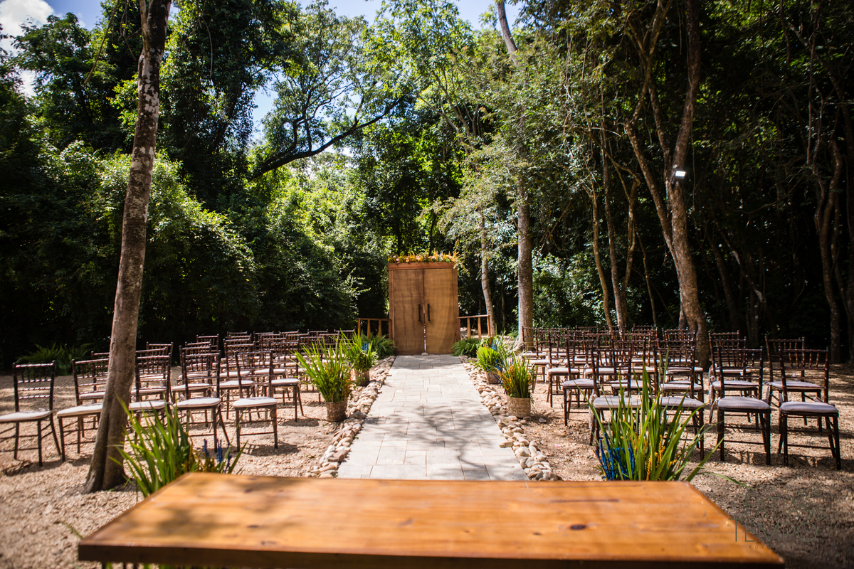 casamento ao ar livre, casamento villa mandacaru, casamento em itu, casamento interior de sp, casamento de dia, casamento fim de tarde, noiva, noivo, casamento por do sol, casamento embaixo da arvore, casamento no campo, borboletas em casamento