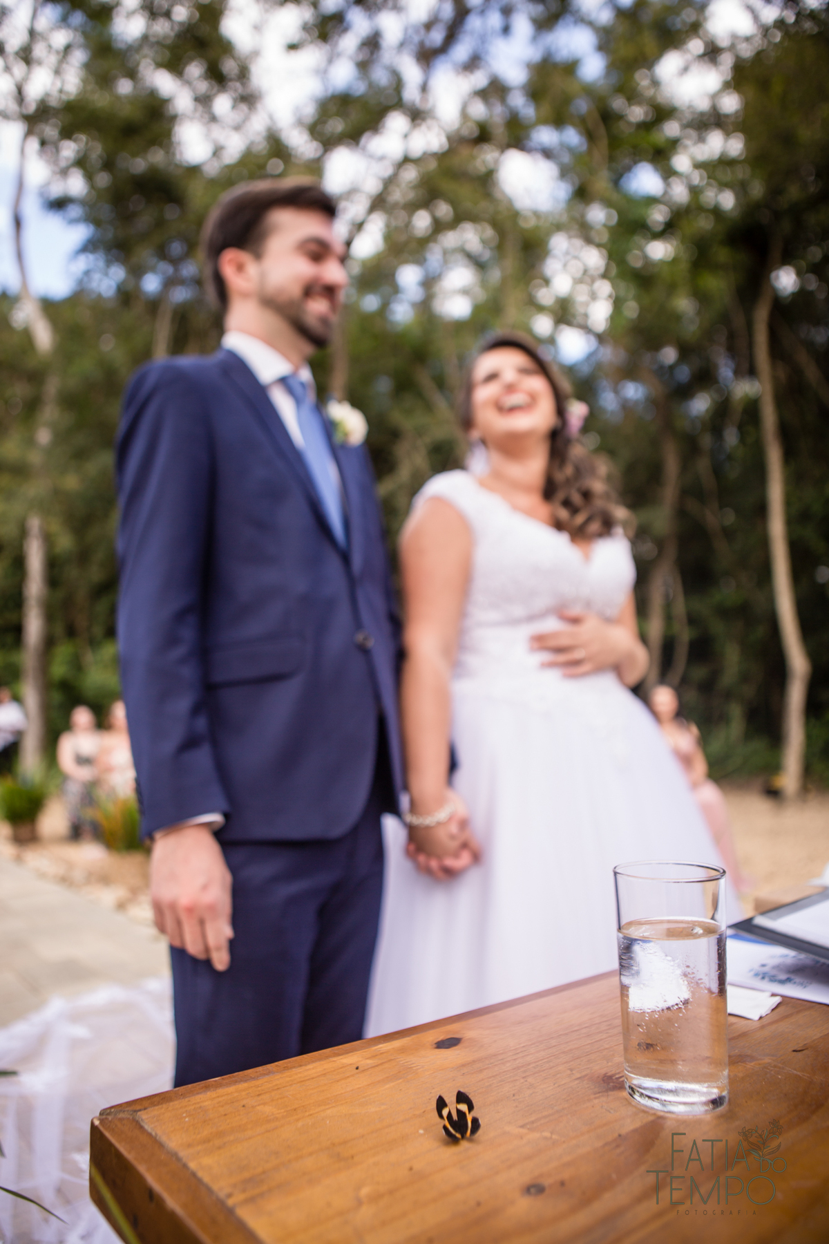 casamento ao ar livre, casamento villa mandacaru, casamento em itu, casamento interior de sp, casamento de dia, casamento fim de tarde, noiva, noivo, casamento por do sol, casamento embaixo da arvore, casamento no campo, borboletas em casamento
