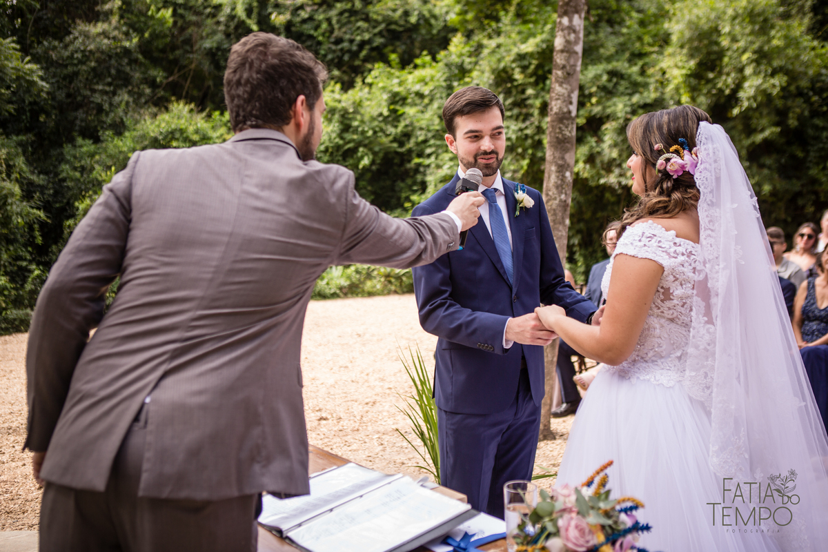 casamento ao ar livre, casamento villa mandacaru, casamento em itu, casamento interior de sp, casamento de dia, casamento fim de tarde, noiva, noivo, casamento por do sol, casamento embaixo da arvore, casamento no campo, borboletas em casamento