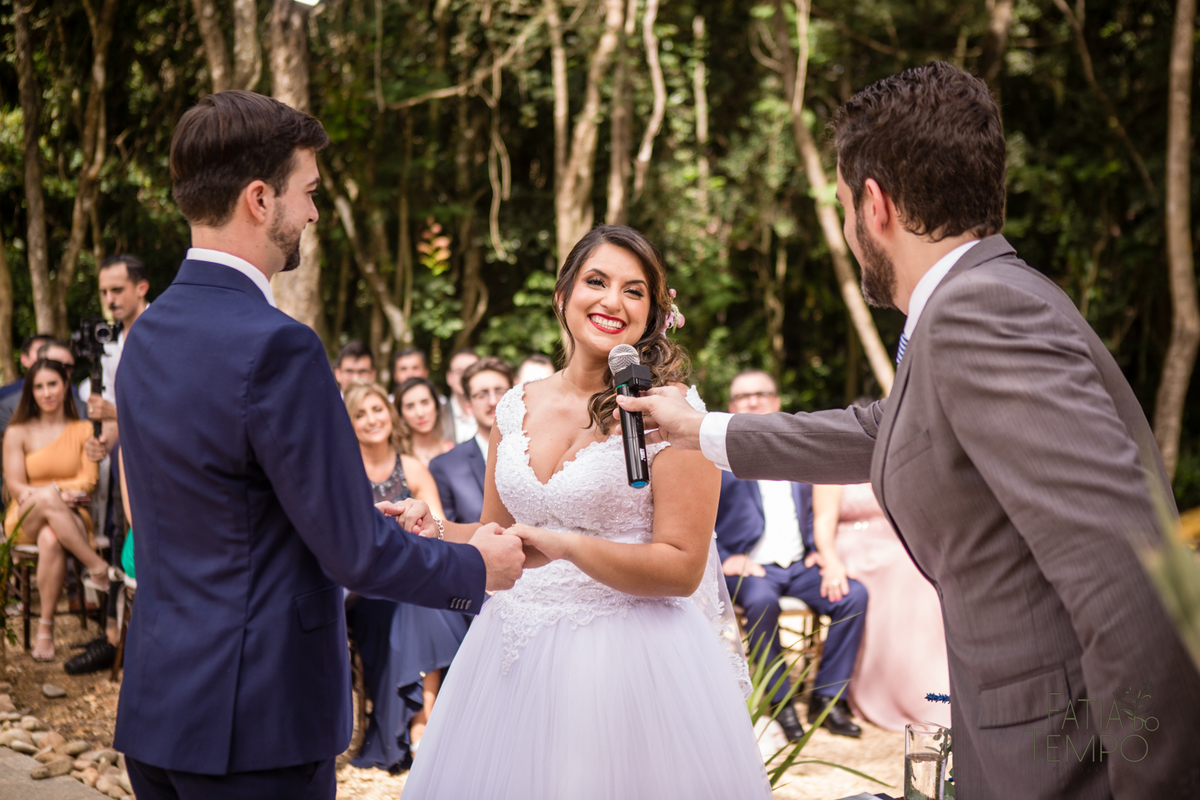 casamento ao ar livre, casamento villa mandacaru, casamento em itu, casamento interior de sp, casamento de dia, casamento fim de tarde, noiva, noivo, casamento por do sol, casamento embaixo da arvore, casamento no campo, borboletas em casamento