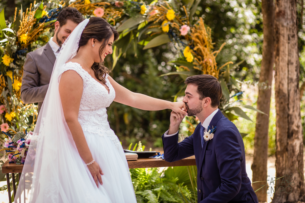 casamento ao ar livre, casamento villa mandacaru, casamento em itu, casamento interior de sp, casamento de dia, casamento fim de tarde, noiva, noivo, casamento por do sol, casamento embaixo da arvore, casamento no campo, borboletas em casamento