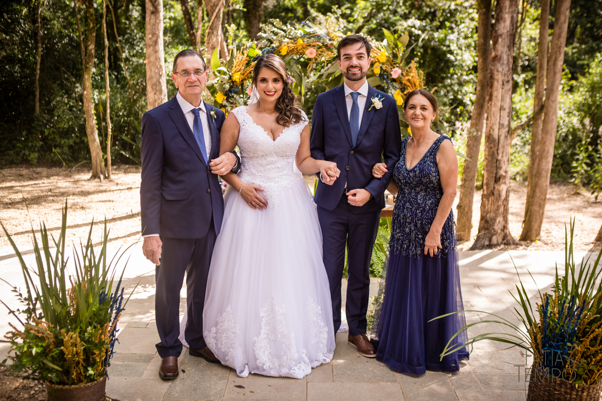 casamento ao ar livre, casamento villa mandacaru, casamento em itu, casamento interior de sp, casamento de dia, casamento fim de tarde, noiva, noivo, casamento por do sol, casamento embaixo da arvore, casamento no campo, borboletas em casamento
