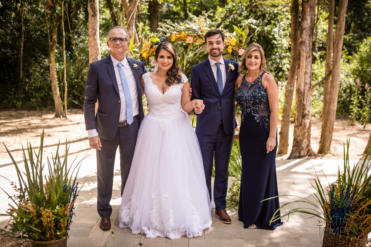 casamento ao ar livre, casamento villa mandacaru, casamento em itu, casamento interior de sp, casamento de dia, casamento fim de tarde, noiva, noivo, casamento por do sol, casamento embaixo da arvore, casamento no campo, borboletas em casamento
