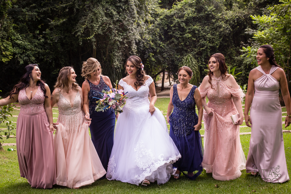 casamento ao ar livre, casamento villa mandacaru, casamento em itu, casamento interior de sp, casamento de dia, casamento fim de tarde, noiva, noivo, casamento por do sol, casamento embaixo da arvore, casamento no campo, borboletas em casamento