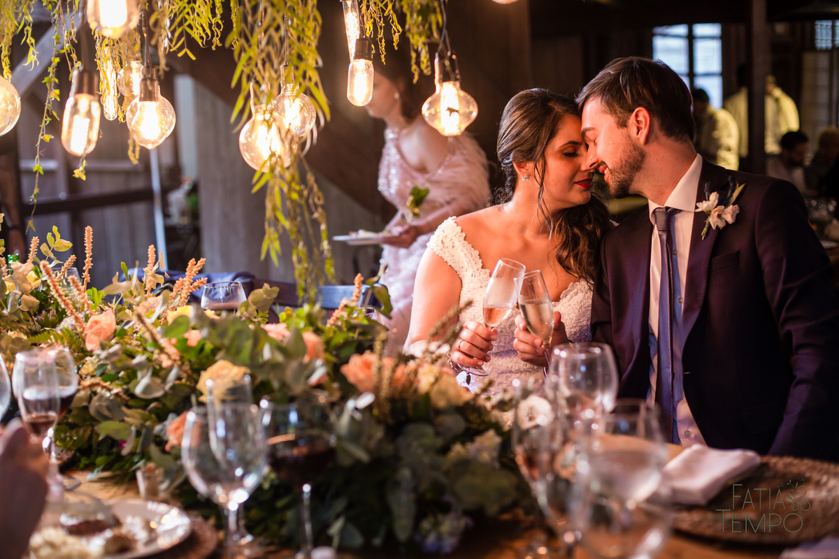 casamento ao ar livre, casamento villa mandacaru, casamento em itu, casamento interior de sp, casamento de dia, casamento fim de tarde, noiva, noivo, casamento por do sol, casamento embaixo da arvore, casamento no campo, borboletas em casamento