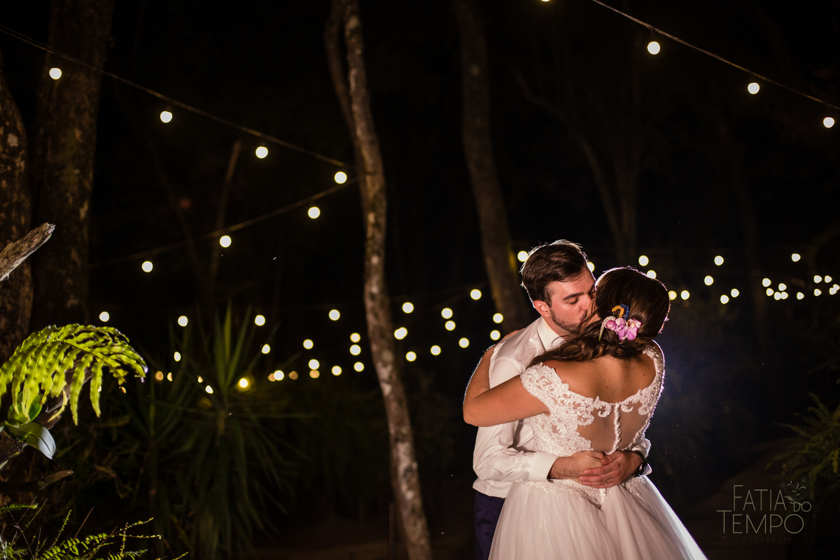 casamento ao ar livre, casamento villa mandacaru, casamento em itu, casamento interior de sp, casamento de dia, casamento fim de tarde, noiva, noivo, casamento por do sol, casamento embaixo da arvore, casamento no campo, borboletas em casamento