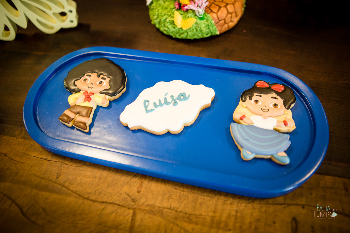 festa infantil, criança, menina, festa de criança, buffet, buffet infantil, bolo, decoração, fotografia, fatia do tempo, felicidade, aniversário, parabéns, encanto, família madrigal, desenho, Disney