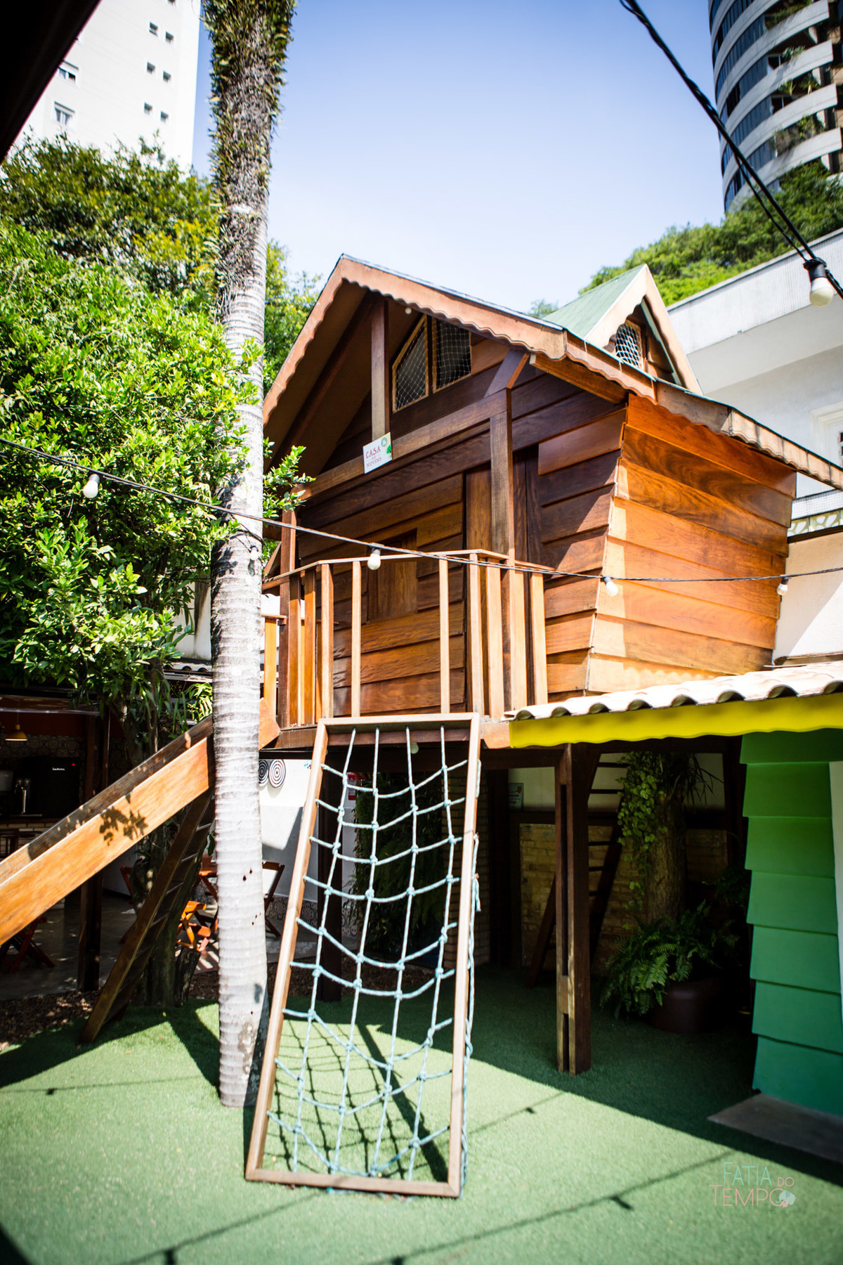 festa infantil, criança, menina, festa de criança, buffet, buffet infantil, bolo, decoração, fotografia, fatia do tempo, felicidade, aniversário, parabéns, encanto, família madrigal, desenho, Disney