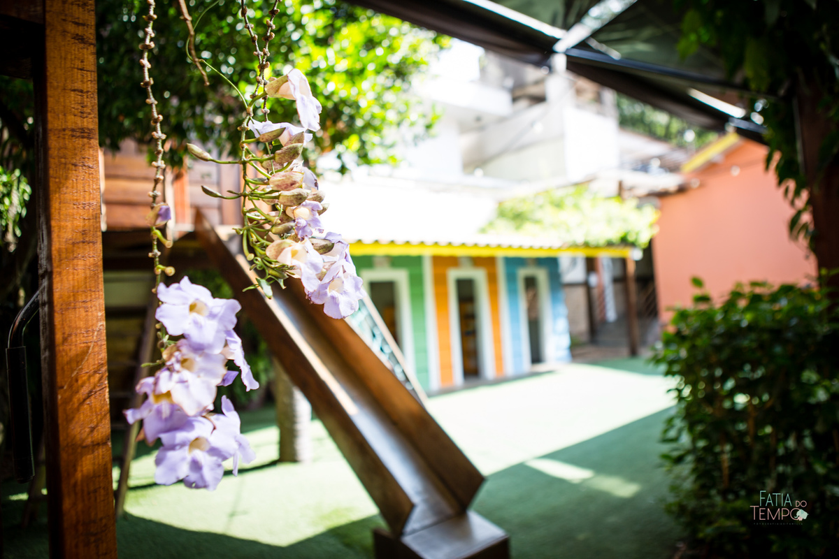 festa infantil, criança, menina, festa de criança, buffet, buffet infantil, bolo, decoração, fotografia, fatia do tempo, felicidade, aniversário, parabéns, encanto, família madrigal, desenho, Disney