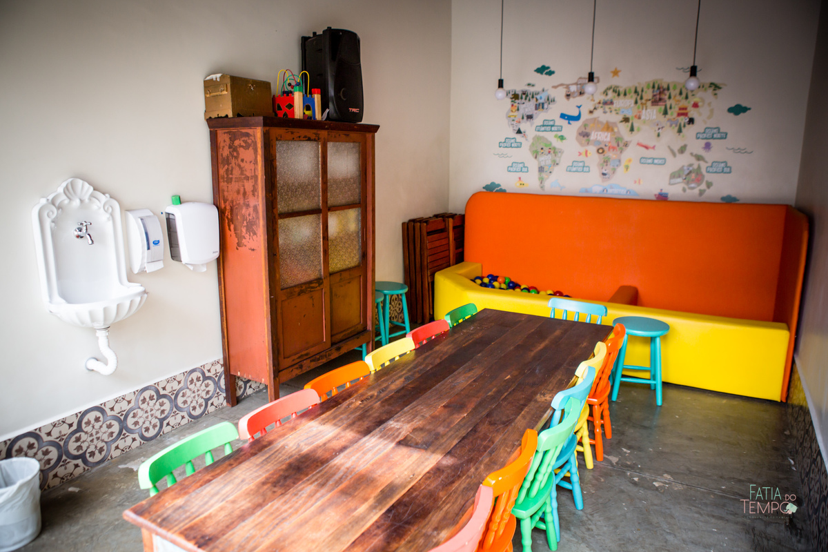 festa infantil, criança, menina, festa de criança, buffet, buffet infantil, bolo, decoração, fotografia, fatia do tempo, felicidade, aniversário, parabéns, encanto, família madrigal, desenho, Disney