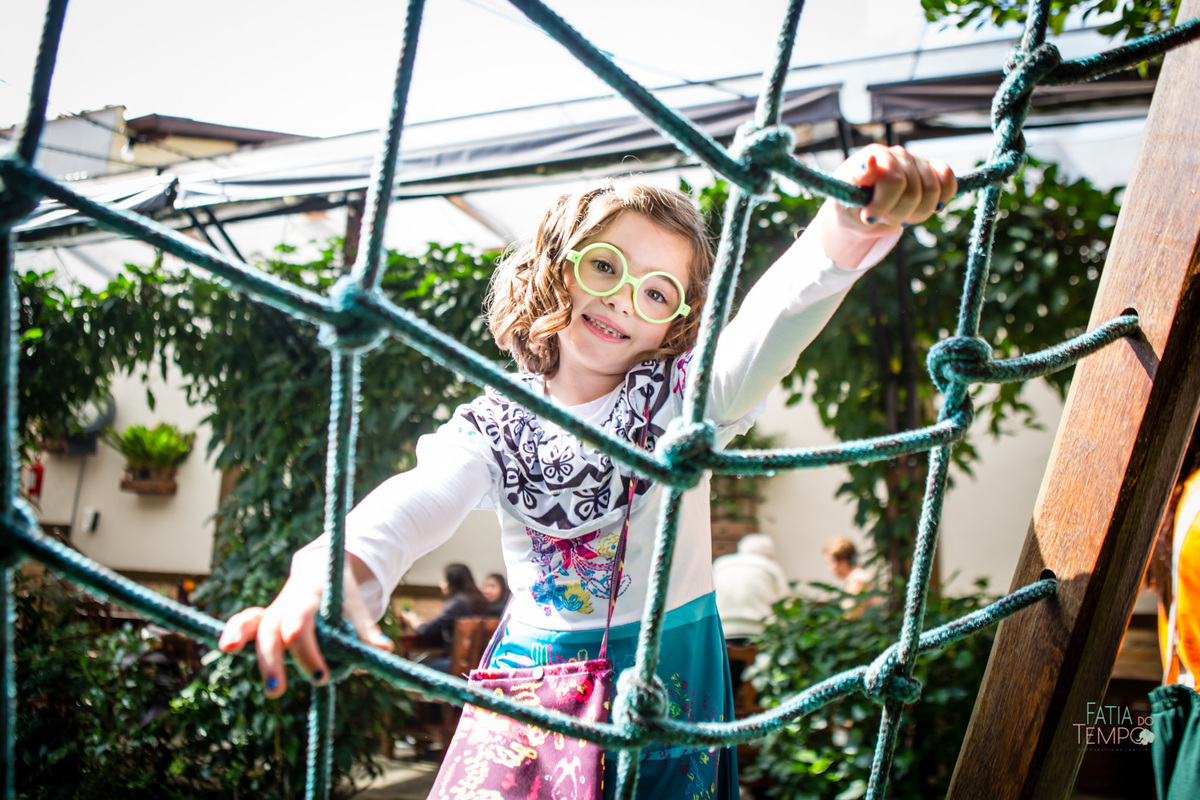 festa infantil, criança, menina, festa de criança, buffet, buffet infantil, bolo, decoração, fotografia, fatia do tempo, felicidade, aniversário, parabéns, encanto, família madrigal, desenho, Disney, quintal das aroeira,