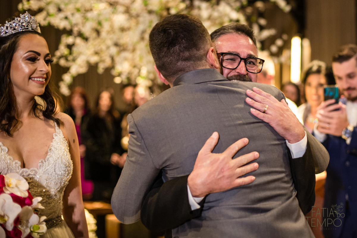 sitio são jorge, espaço demarchi sitio são jorge, casamento ao ar livre, caamento no sitio, oden decoração, SSJ casamentos, noiva gringa, noivo gringo, terno carmargo alfaiataria, 