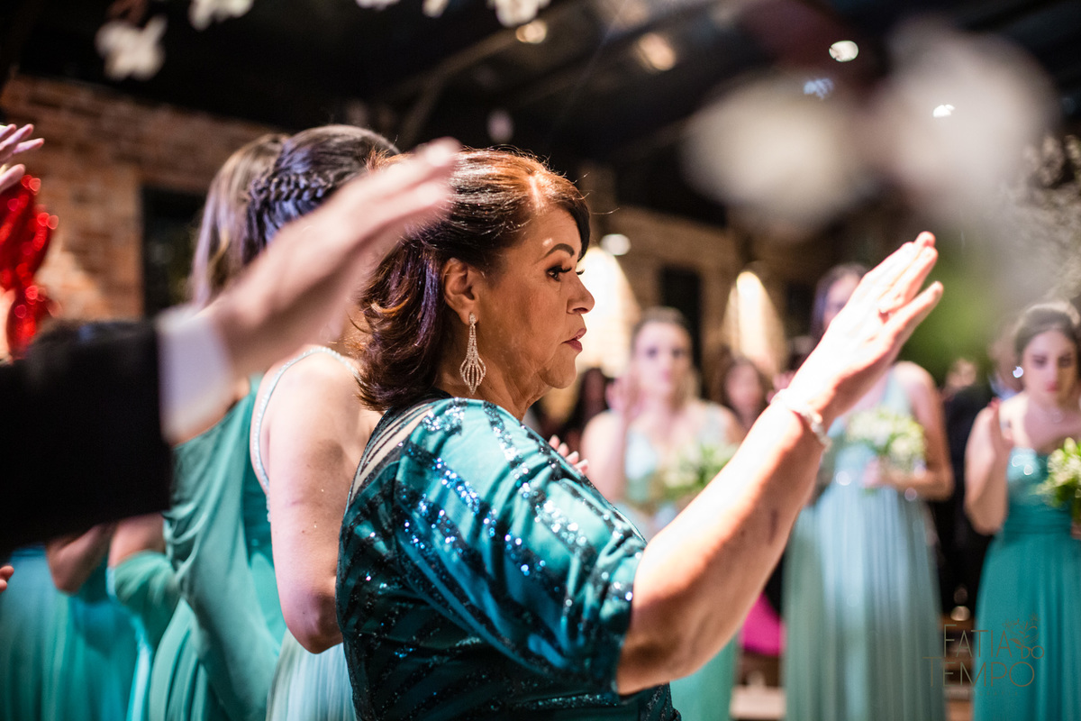 sitio são jorge, espaço demarchi sitio são jorge, casamento ao ar livre, caamento no sitio, oden decoração, SSJ casamentos, noiva gringa, noivo gringo, terno carmargo alfaiataria, 