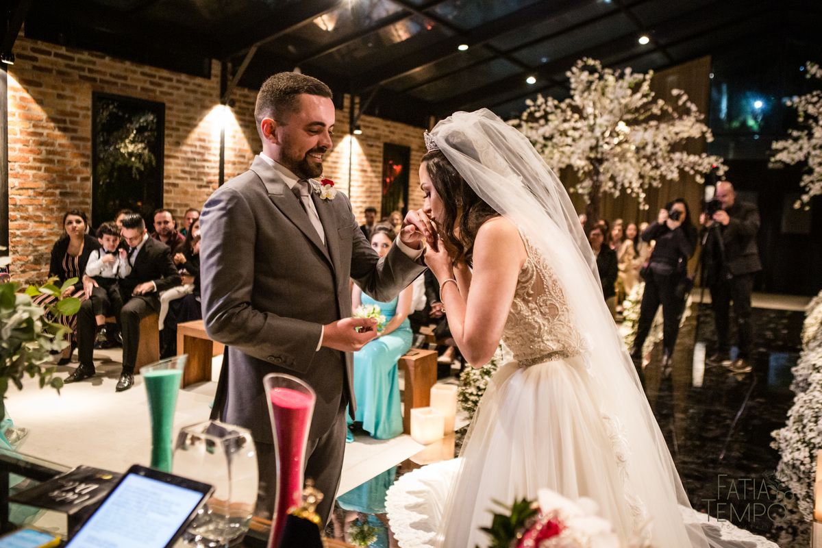 sitio são jorge, espaço demarchi sitio são jorge, casamento ao ar livre, caamento no sitio, oden decoração, SSJ casamentos, noiva gringa, noivo gringo, terno carmargo alfaiataria, 