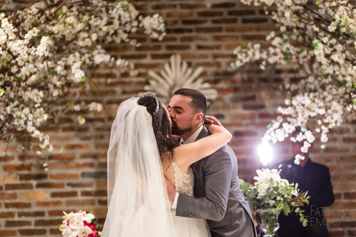 sitio são jorge, espaço demarchi sitio são jorge, casamento ao ar livre, caamento no sitio, oden decoração, SSJ casamentos, noiva gringa, noivo gringo, terno carmargo alfaiataria, 