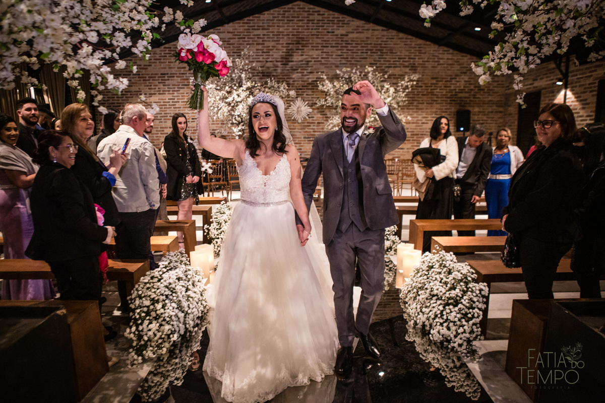 sitio são jorge, espaço demarchi sitio são jorge, casamento ao ar livre, caamento no sitio, oden decoração, SSJ casamentos, noiva gringa, noivo gringo, terno carmargo alfaiataria, 