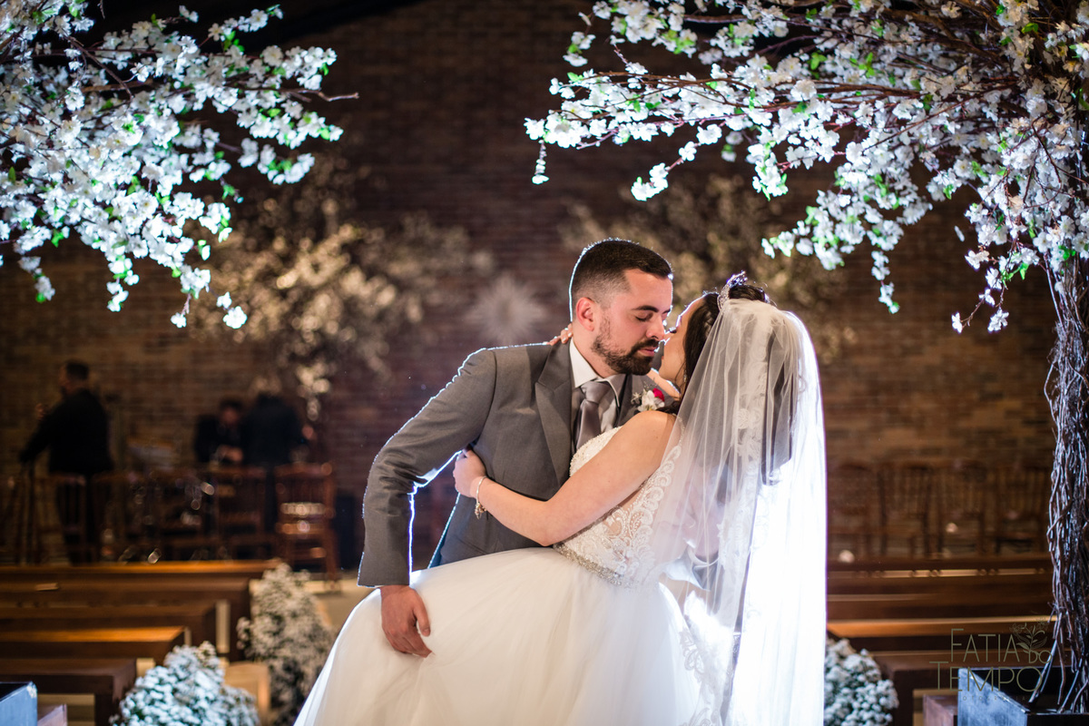 sitio são jorge, espaço demarchi sitio são jorge, casamento ao ar livre, caamento no sitio, oden decoração, SSJ casamentos, noiva gringa, noivo gringo, terno carmargo alfaiataria, 