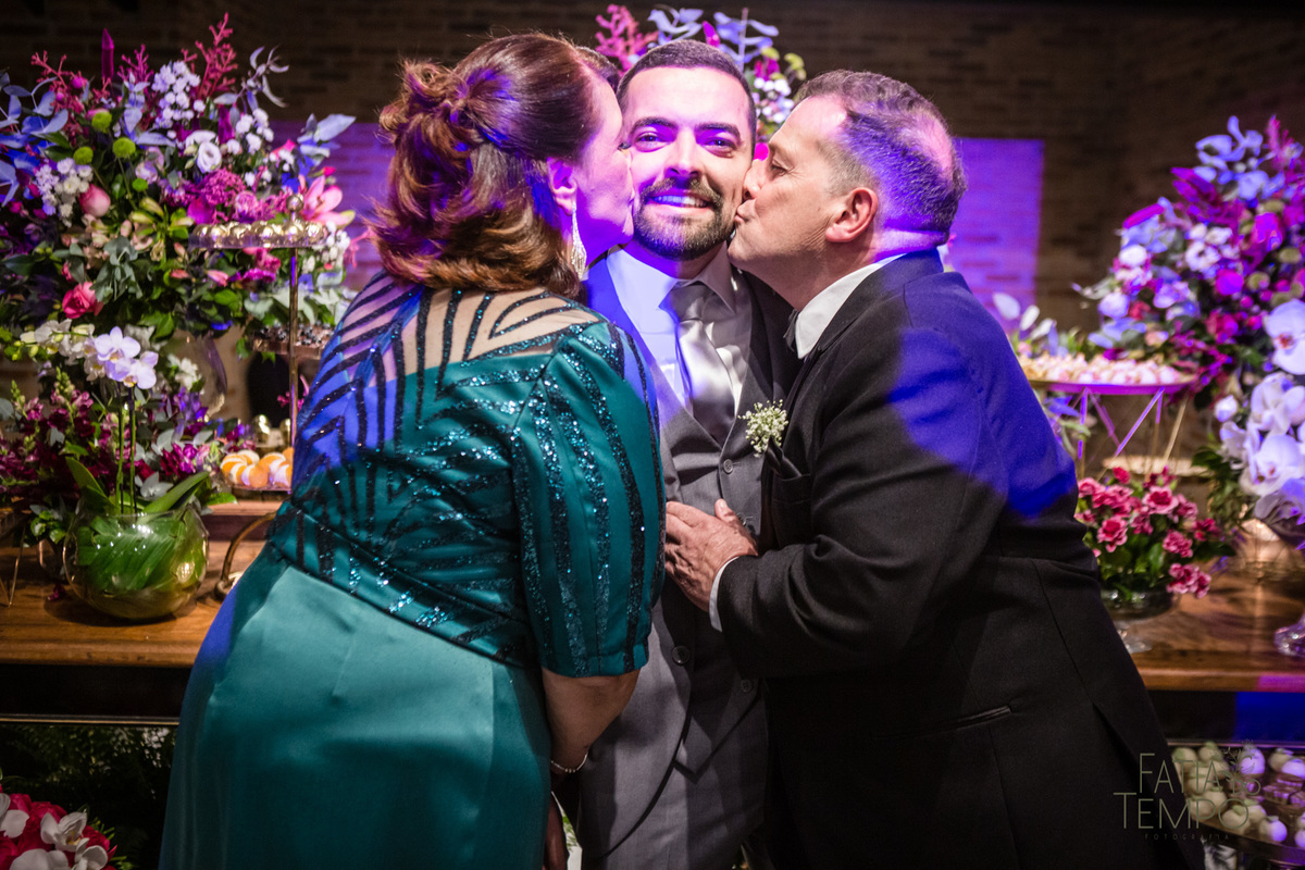 sitio são jorge, espaço demarchi sitio são jorge, casamento ao ar livre, caamento no sitio, oden decoração, SSJ casamentos, noiva gringa, noivo gringo, terno carmargo alfaiataria, 