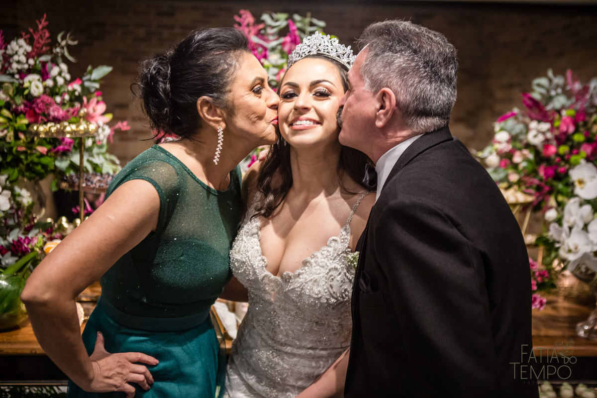 sitio são jorge, espaço demarchi sitio são jorge, casamento ao ar livre, caamento no sitio, oden decoração, SSJ casamentos, noiva gringa, noivo gringo, terno carmargo alfaiataria, 