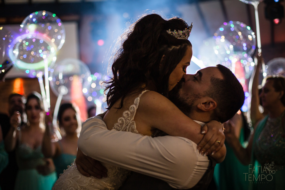 sitio são jorge, espaço demarchi sitio são jorge, casamento ao ar livre, caamento no sitio, oden decoração, SSJ casamentos, noiva gringa, noivo gringo, terno carmargo alfaiataria, 