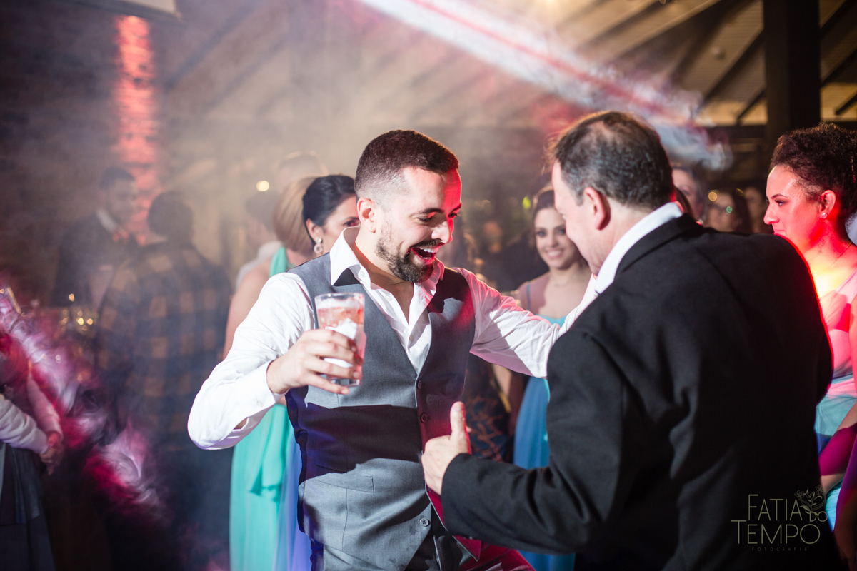 sitio são jorge, espaço demarchi sitio são jorge, casamento ao ar livre, caamento no sitio, oden decoração, SSJ casamentos, noiva gringa, noivo gringo, terno carmargo alfaiataria, 