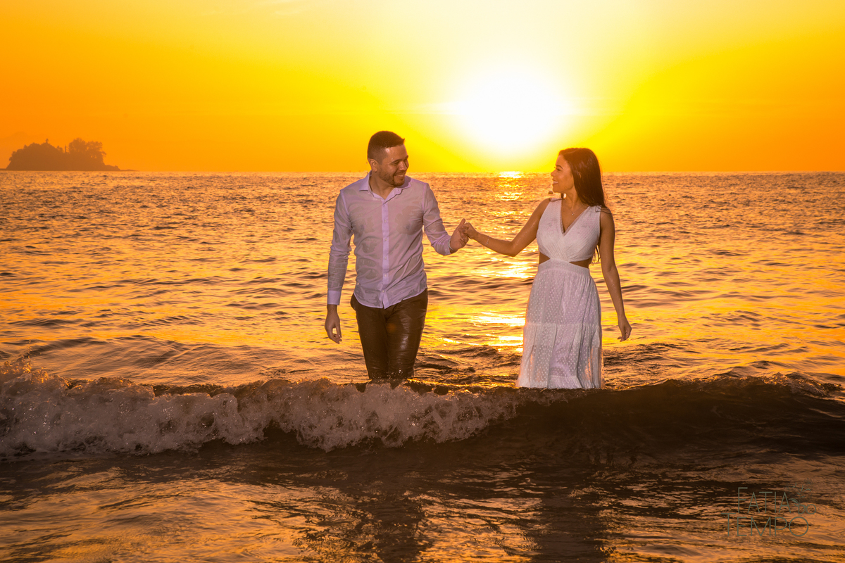pre casamento, ensaio pre casamento, ensaio pre casamento na praia, ensaio na praia do guaruja, ensaio nascer do sol, ensaio casal nascer do sol, ensaio de casais, ensaio pre wedding, ensaio na praia, praia nascer do sol, praia de sorocotuba