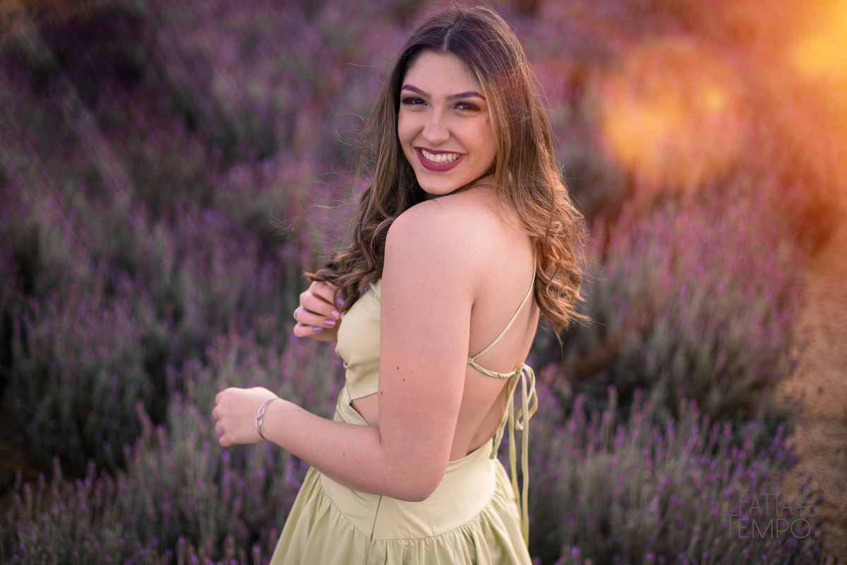 ensaio 15 anos, ensaio em holambra, ensaio cidade das flores, ensaio externo debutante, ensaio debutante, ensaio debutante em holambra, sessao de fotos debutante, ensaio com flores, ensaio de fotos girassois, ensaio de fotos lavanda, fotos debutante