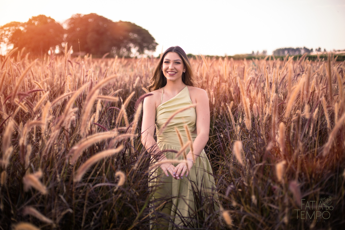 ensaio 15 anos, ensaio em holambra, ensaio cidade das flores, ensaio externo debutante, ensaio debutante, ensaio debutante em holambra, sessao de fotos debutante, ensaio com flores, ensaio de fotos girassois, ensaio de fotos lavanda, fotos debutante