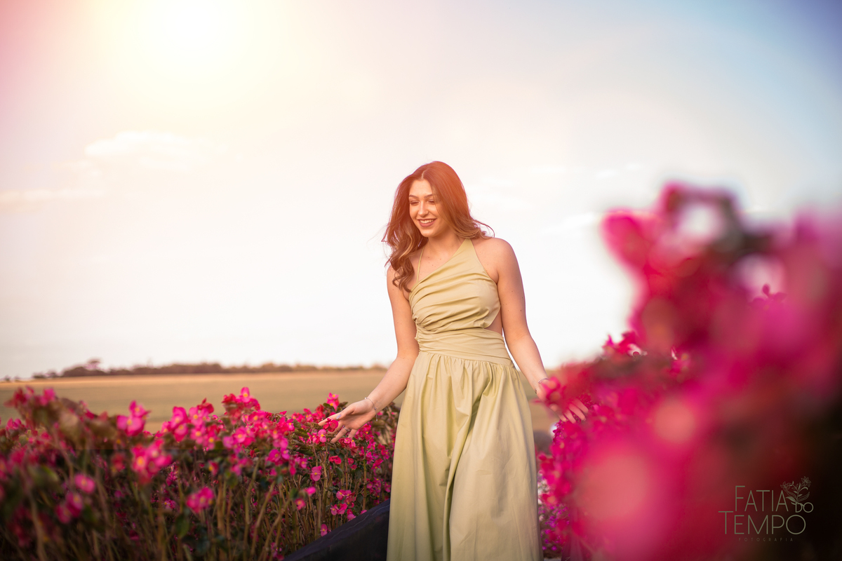ensaio 15 anos, ensaio em holambra, ensaio cidade das flores, ensaio externo debutante, ensaio debutante, ensaio debutante em holambra, sessao de fotos debutante, ensaio com flores, ensaio de fotos girassois, ensaio de fotos lavanda, fotos debutante