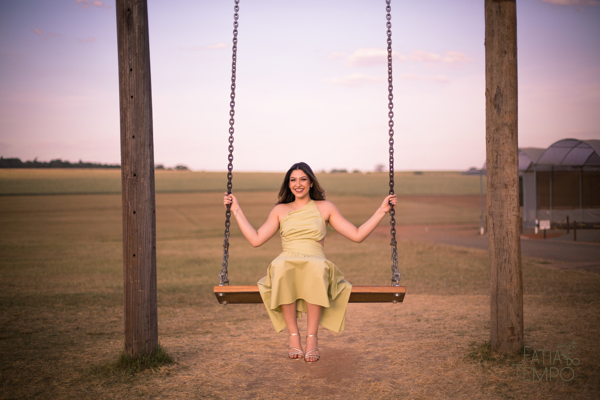 ensaio 15 anos, ensaio em holambra, ensaio cidade das flores, ensaio externo debutante, ensaio debutante, ensaio debutante em holambra, sessao de fotos debutante, ensaio com flores, ensaio de fotos girassois, ensaio de fotos lavanda, fotos debutante