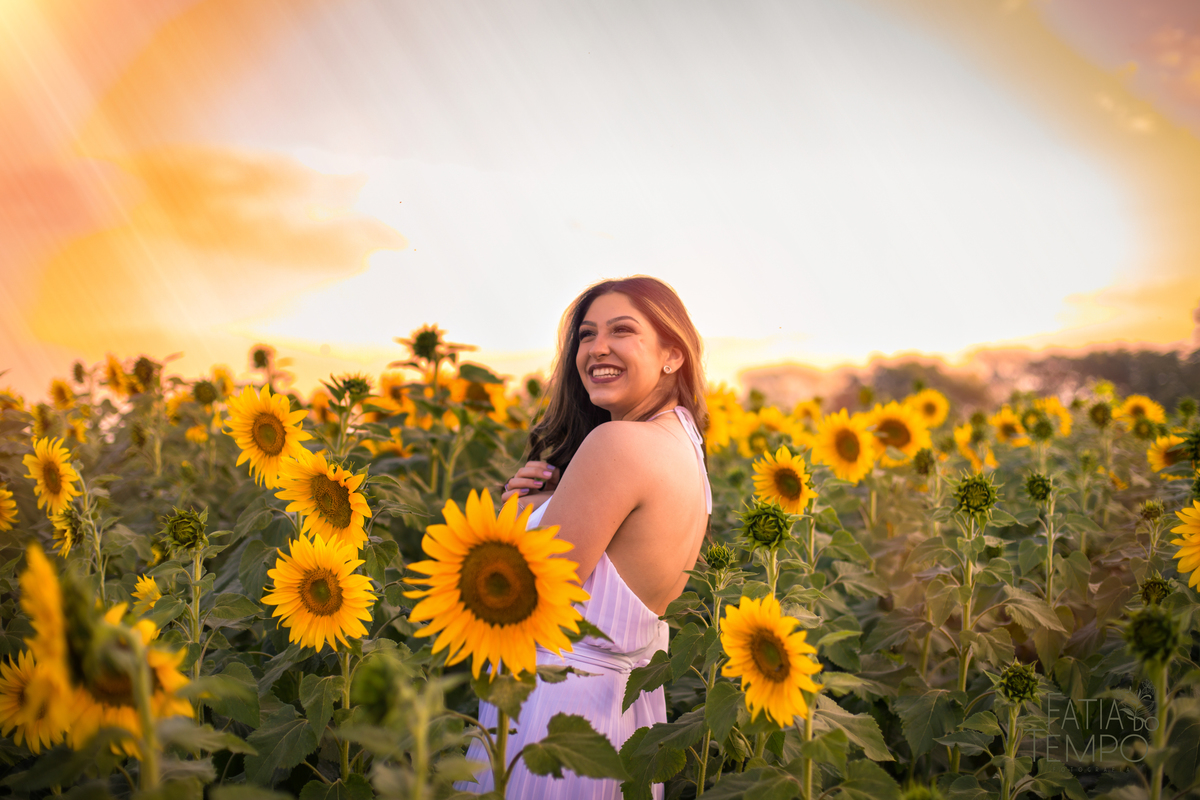 ensaio 15 anos, ensaio em holambra, ensaio cidade das flores, ensaio externo debutante, ensaio debutante, ensaio debutante em holambra, sessao de fotos debutante, ensaio com flores, ensaio de fotos girassois, ensaio de fotos lavanda, fotos debutante