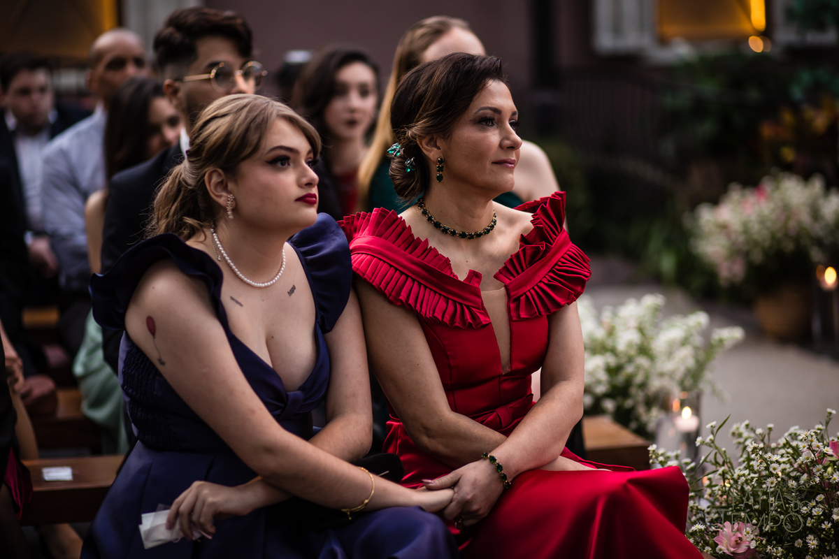 quality hotel, dia da noiva, sitio são jorge, jardim secreto sitio sao jorge, noiva loira, mini wedding, casamento intimista, casamento ao ar livre, casamento no jardim, vestido de noiva, odeon decoração, robe de cetim, decoraçao de casamento