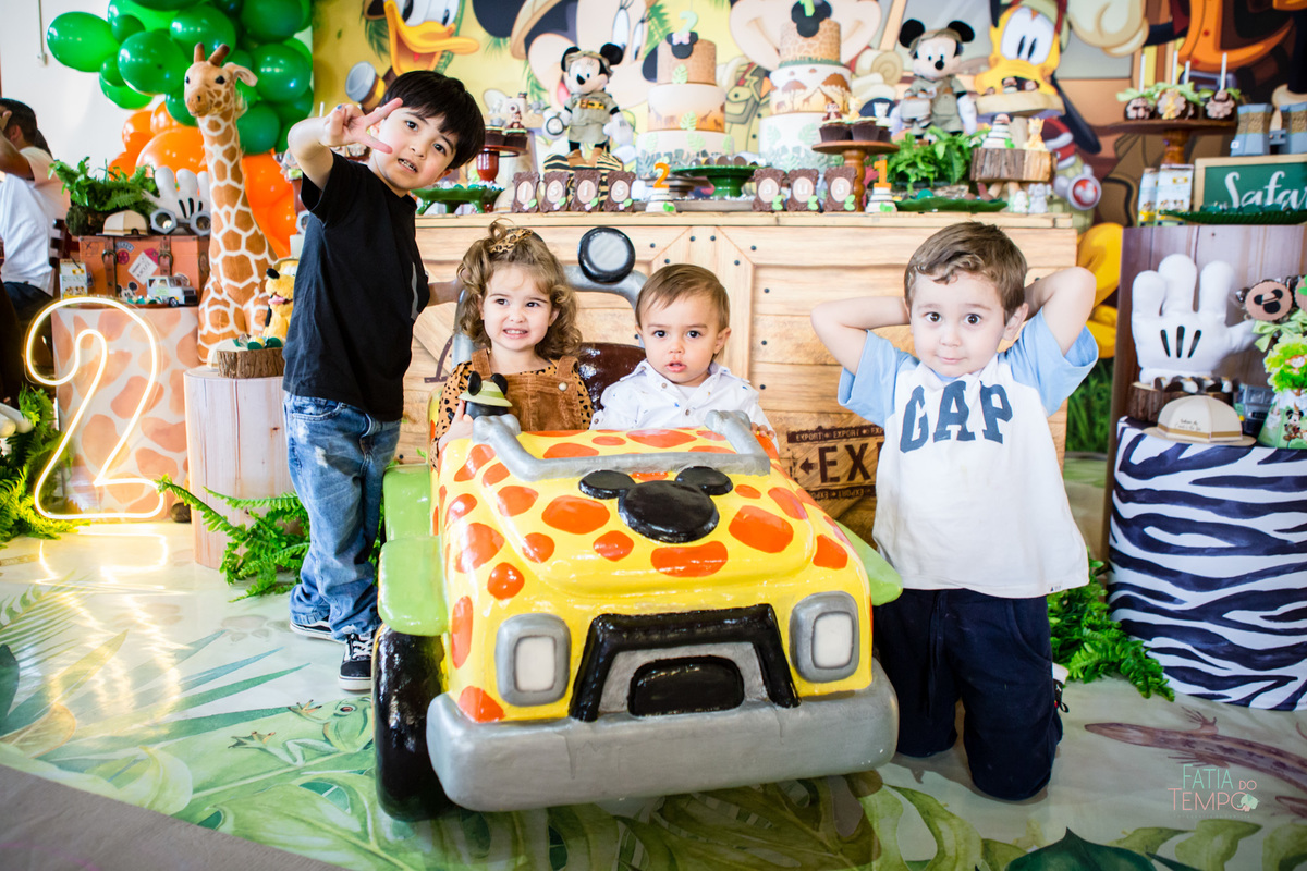aniversario mickey, festa de aniversario, aniversario 1 ano, fotografo de aniversario, festa no predio, festa no condominio, foto de criança, decoração, safari, mãe de menina, mãe de menino, ensaio fotográfico, buffet infantil, foto autoral, lifestyle