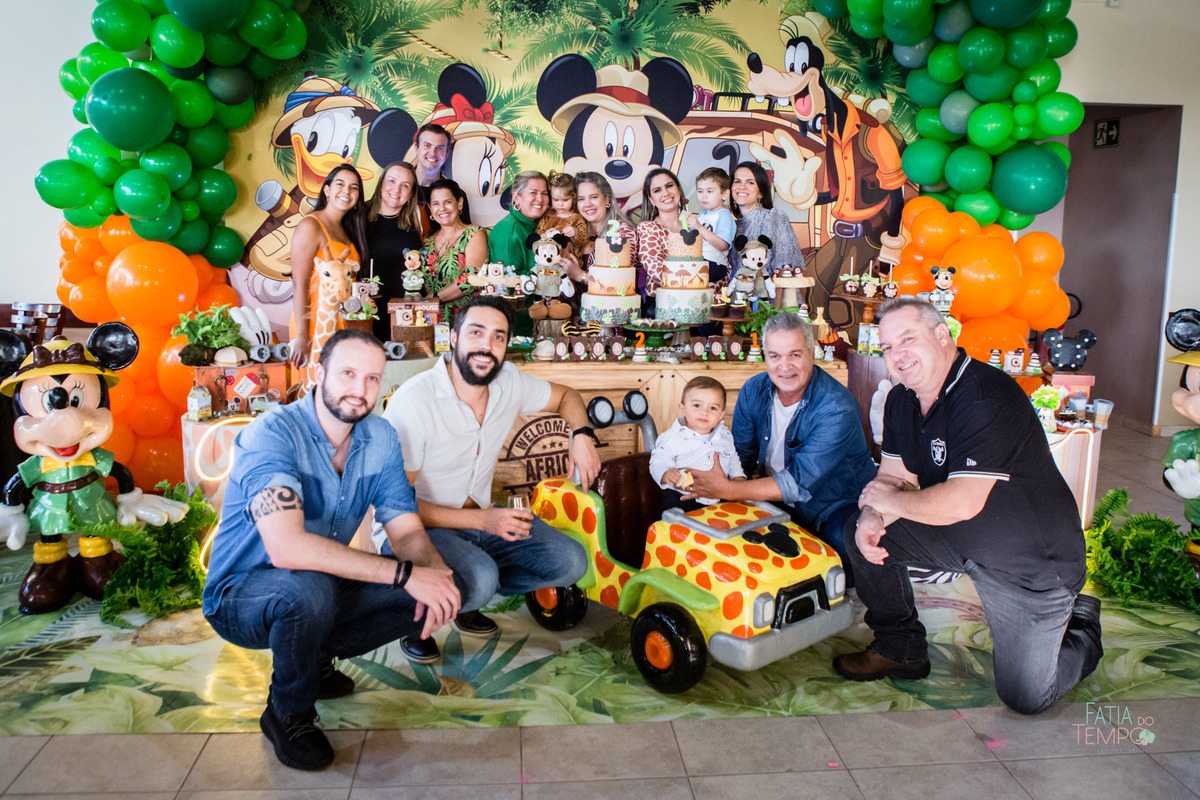 aniversario mickey, festa de aniversario, aniversario 1 ano, fotografo de aniversario, festa no predio, festa no condominio, foto de criança, decoração, safari, mãe de menina, mãe de menino, ensaio fotográfico, buffet infantil, foto autoral, lifestyle