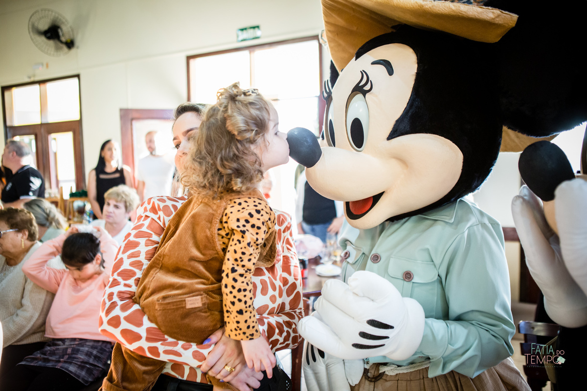 aniversario mickey, festa de aniversario, aniversario 1 ano, fotografo de aniversario, festa no predio, festa no condominio, foto de criança, decoração, safari, mãe de menina, mãe de menino, ensaio fotográfico, buffet infantil, foto autoral, lifestyle