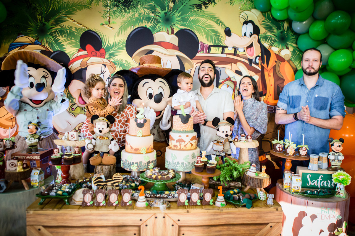 aniversario mickey, festa de aniversario, aniversario 1 ano, fotografo de aniversario, festa no predio, festa no condominio, foto de criança, decoração, safari, mãe de menina, mãe de menino, ensaio fotográfico, buffet infantil, foto autoral, lifestyle