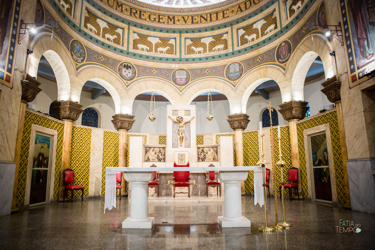 batizado, igreja, catolico, fotografia, comunhão, familia, criança, bebê, menina, menino, foto de criança, foto de família, mãe de menina, mãe de menino, arquitetura, sagrado, Deus, batismo, padre, ensaio fotografico, estudio fotografico,