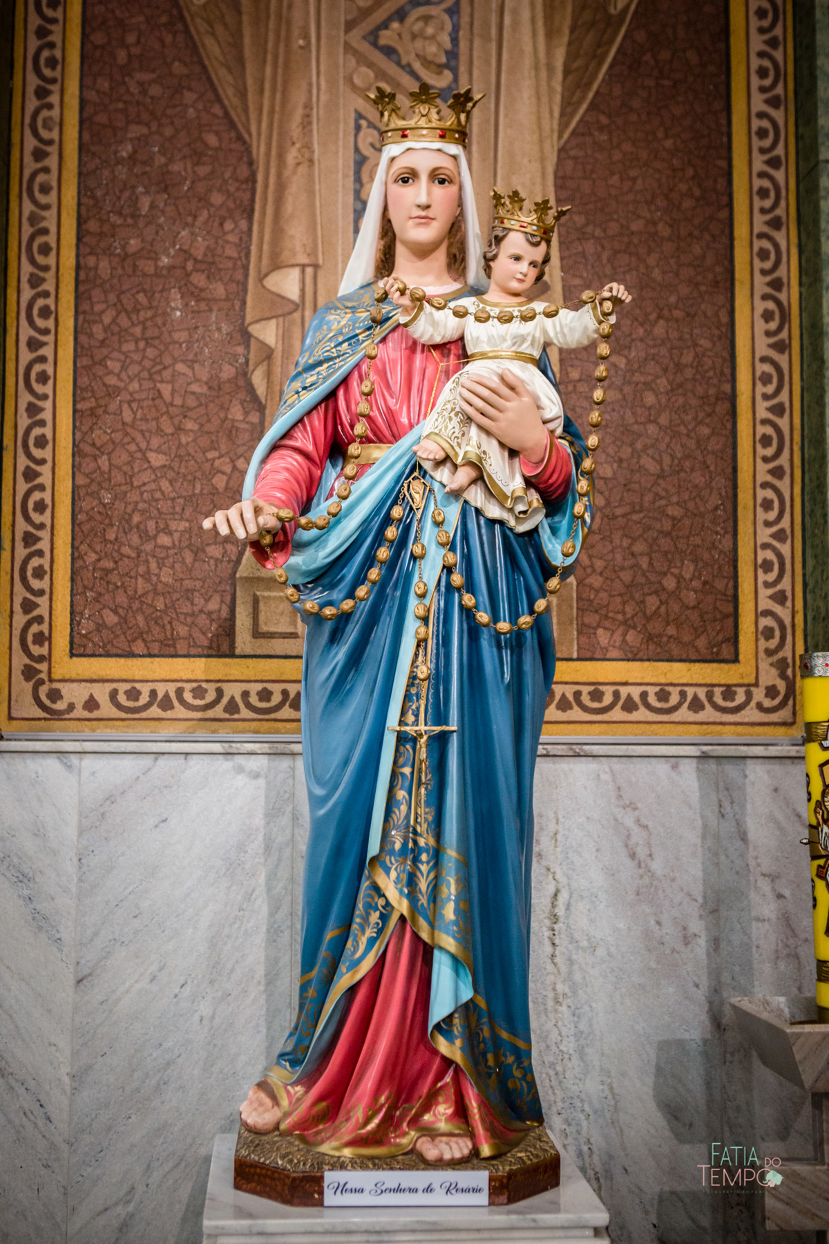 batizado, igreja, catolico, fotografia, comunhão, familia, criança, bebê, menina, menino, foto de criança, foto de família, mãe de menina, mãe de menino, arquitetura, sagrado, Deus, batismo, padre, ensaio fotografico, estudio fotografico,