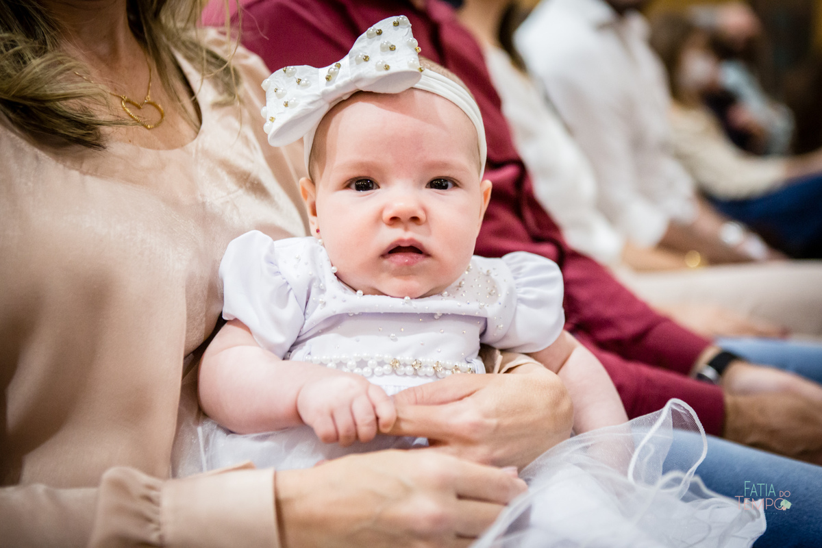 batizado, igreja, catolico, fotografia, comunhão, familia, criança, bebê, menina, menino, foto de criança, foto de família, mãe de menina, mãe de menino, arquitetura, sagrado, Deus, batismo, padre, ensaio fotografico, estudio fotografico,