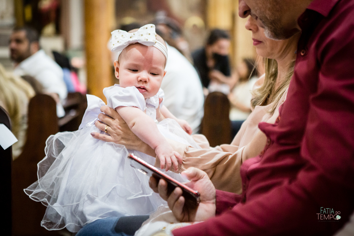 batizado, igreja, catolico, fotografia, comunhão, familia, criança, bebê, menina, menino, foto de criança, foto de família, mãe de menina, mãe de menino, arquitetura, sagrado, Deus, batismo, padre, ensaio fotografico, estudio fotografico,