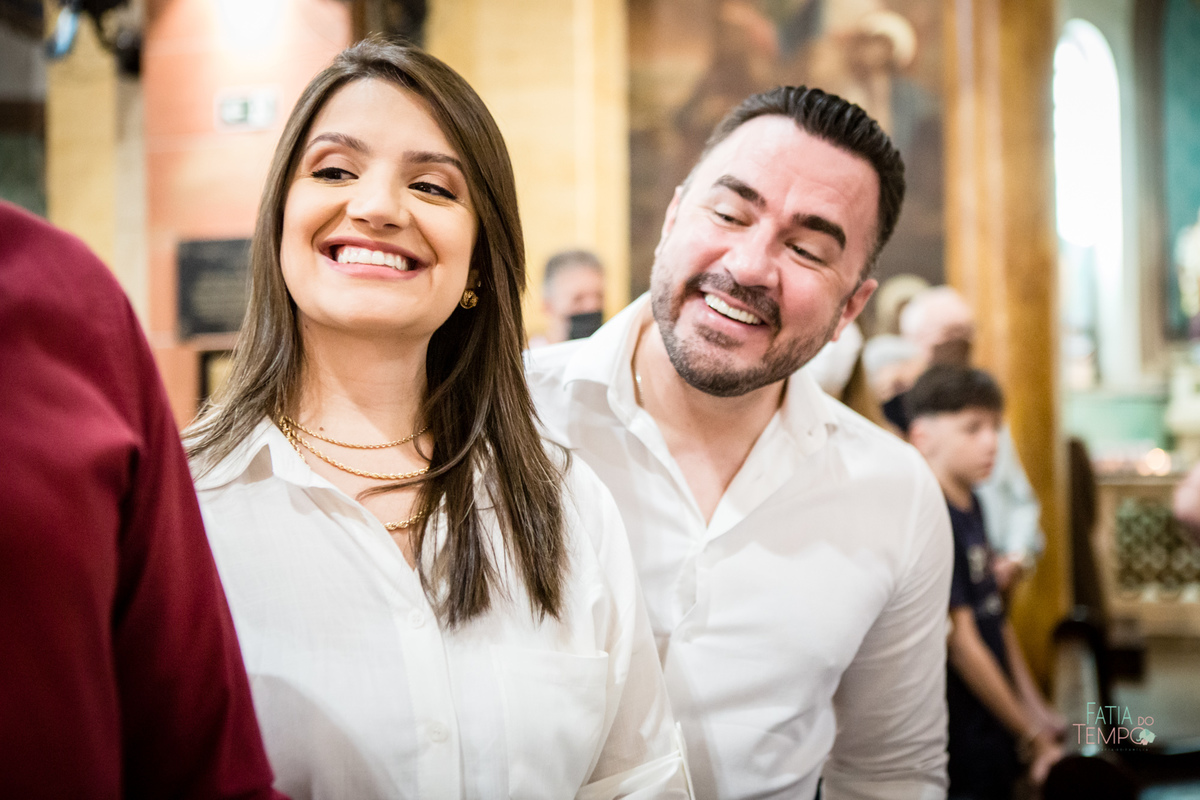 batizado, igreja, catolico, fotografia, comunhão, familia, criança, bebê, menina, menino, foto de criança, foto de família, mãe de menina, mãe de menino, arquitetura, sagrado, Deus, batismo, padre, ensaio fotografico, estudio fotografico,