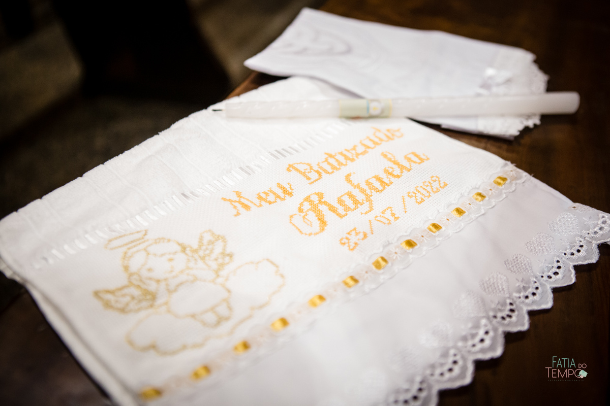 batizado, igreja, catolico, fotografia, comunhão, familia, criança, bebê, menina, menino, foto de criança, foto de família, mãe de menina, mãe de menino, arquitetura, sagrado, Deus, batismo, padre, ensaio fotografico, estudio fotografico,