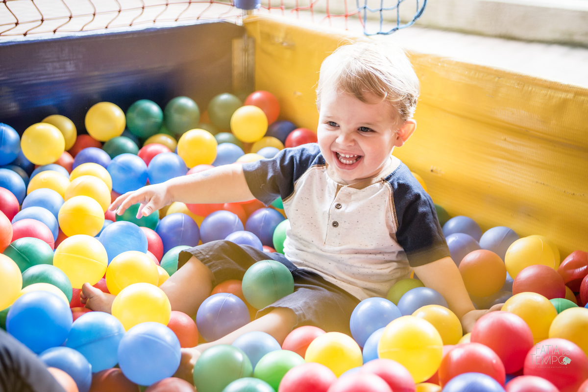 aniversario, bolofofos, festa de aniversario, 2 anos, niver, fotografo de aniversario, festa no predio, festa no condominio, foto de criança, decoração, safari, mãe de menina, mãe de menino, ensaio fotográfico, buffet infantil, foto autoral, lifestyle