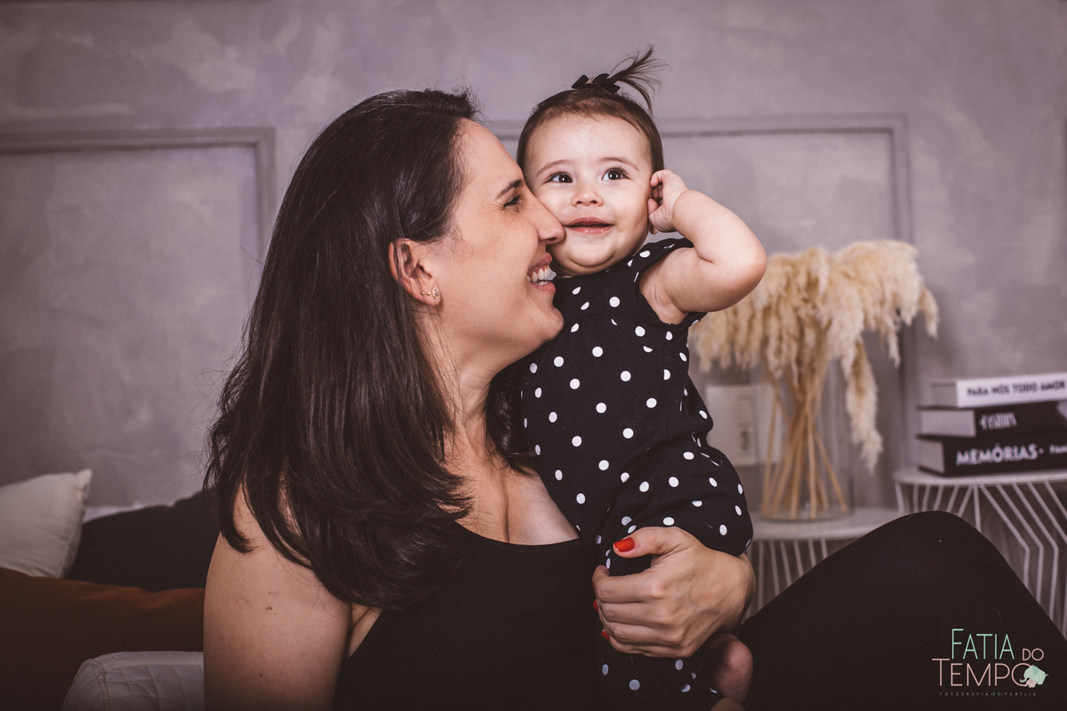 ensaio fotografico de familia, ensaio de familia, fotos de familia, fotos em familia, fotos de familia em estudio, fotos papai mamae e bebe, familia com pets, estudio em sao caetano, estudio pet friendly, estudio fotografico no abc