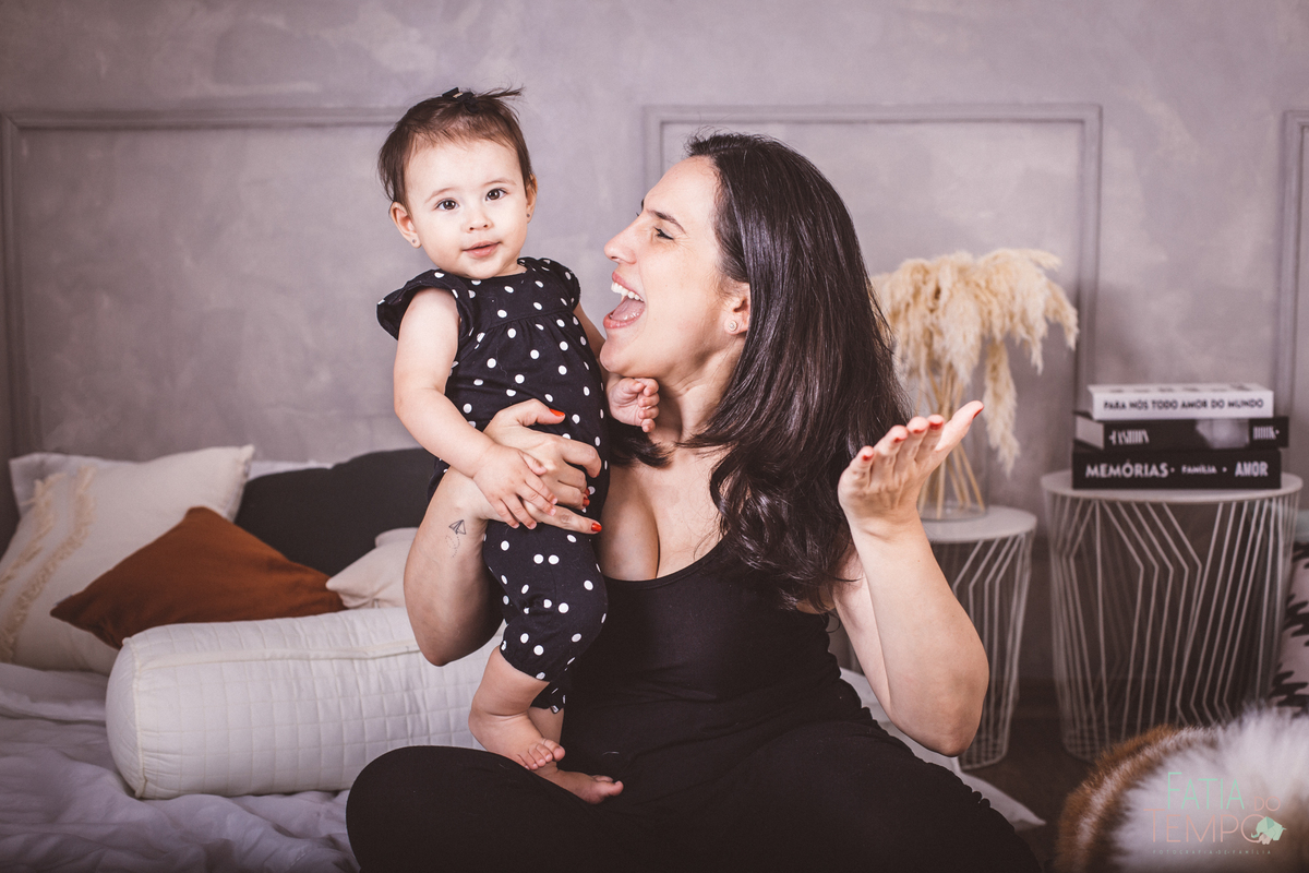 ensaio fotografico de familia, ensaio de familia, fotos de familia, fotos em familia, fotos de familia em estudio, fotos papai mamae e bebe, familia com pets, estudio em sao caetano, estudio pet friendly, estudio fotografico no abc