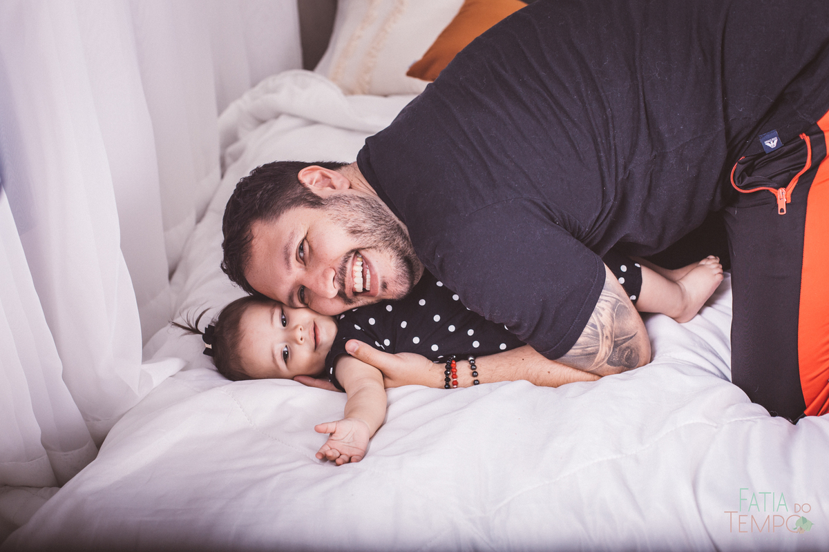 ensaio fotografico de familia, ensaio de familia, fotos de familia, fotos em familia, fotos de familia em estudio, fotos papai mamae e bebe, familia com pets, estudio em sao caetano, estudio pet friendly, estudio fotografico no abc