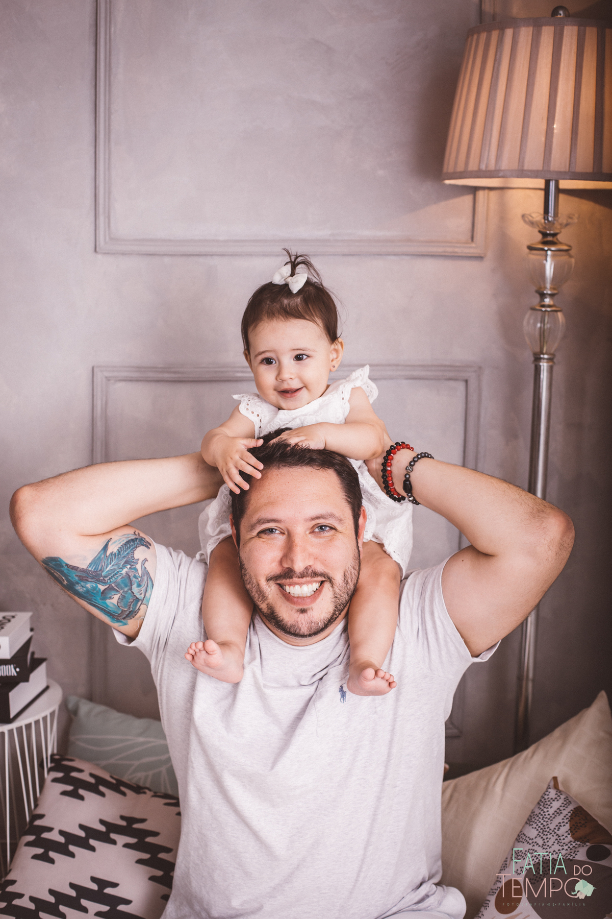 ensaio fotografico de familia, ensaio de familia, fotos de familia, fotos em familia, fotos de familia em estudio, fotos papai mamae e bebe, familia com pets, estudio em sao caetano, estudio pet friendly, estudio fotografico no abc
