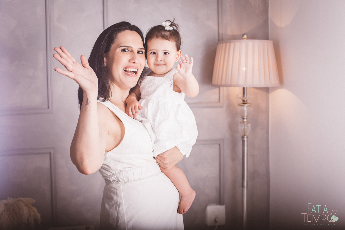 ensaio fotografico de familia, ensaio de familia, fotos de familia, fotos em familia, fotos de familia em estudio, fotos papai mamae e bebe, familia com pets, estudio em sao caetano, estudio pet friendly, estudio fotografico no abc