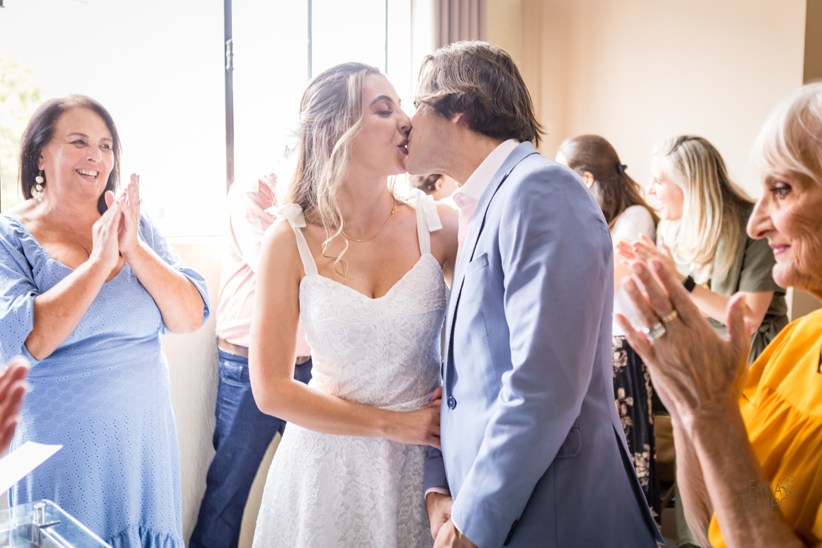 casamento, civil, cartorio, noiva, noivo, wedding, familia, vestido de noiva, decoração, restaurante, ensaio fotografico, mini wedding, mini casamento, madrinha, padrinho, pai, mãe, irmãos, irmã, festa, recepção, almoço, fotografia autoral, foto de casal,