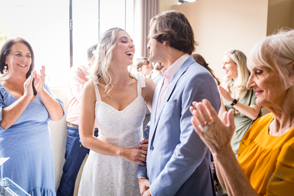 casamento, civil, cartorio, noiva, noivo, wedding, familia, vestido de noiva, decoração, restaurante, ensaio fotografico, mini wedding, mini casamento, madrinha, padrinho, pai, mãe, irmãos, irmã, festa, recepção, almoço, fotografia autoral, foto de casal,